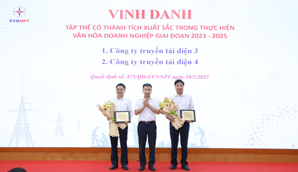 EVNNPT tổng kết phong trào thi đua yêu nước giai đoạn 2020-2025 và vinh danh các điển hình tiên tiến EVNNPT tổng kết phong trào thi đua yêu nước giai đoạn 2020-2025 và vinh danh các điển hình tiên tiến