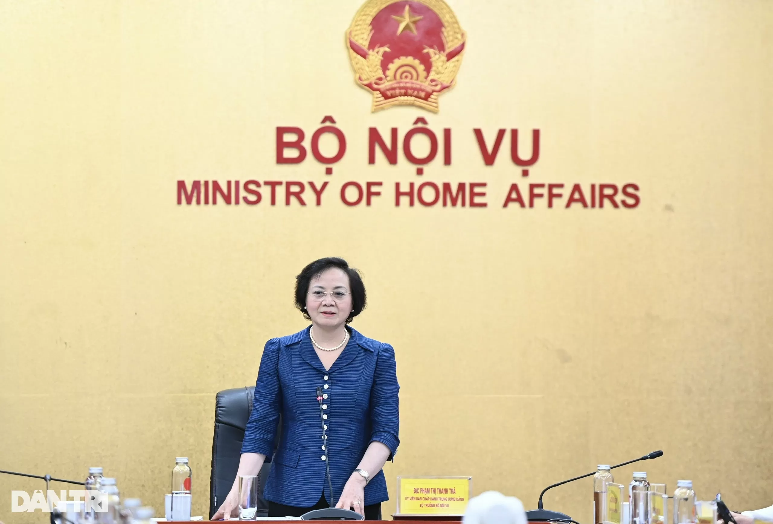 Bộ trưởng Bộ Nội vụ thông tin về kế hoạch tổ chức chính quyền địa phương 2 cấp. Ảnh: Dân Trí Bộ trưởng Bộ Nội vụ thông tin về kế hoạch tổ chức chính quyền địa phương 2 cấp. Ảnh: Dân Trí