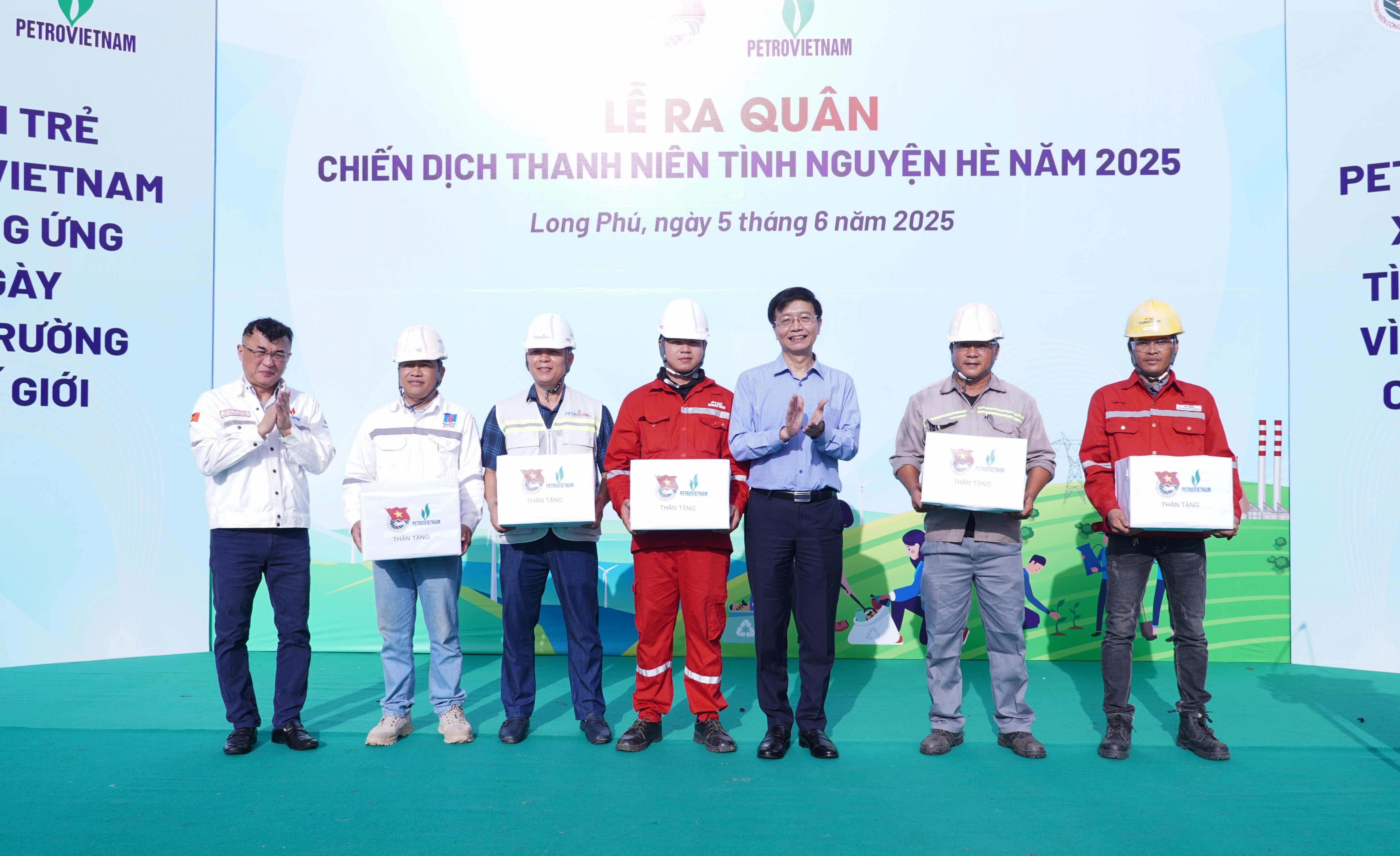Đoàn Thanh niên Petrovietnam khởi động Chiến dịch Thanh niên tình nguyện hè 2025 Đoàn Thanh niên Petrovietnam khởi động Chiến dịch Thanh niên tình nguyện hè 2025