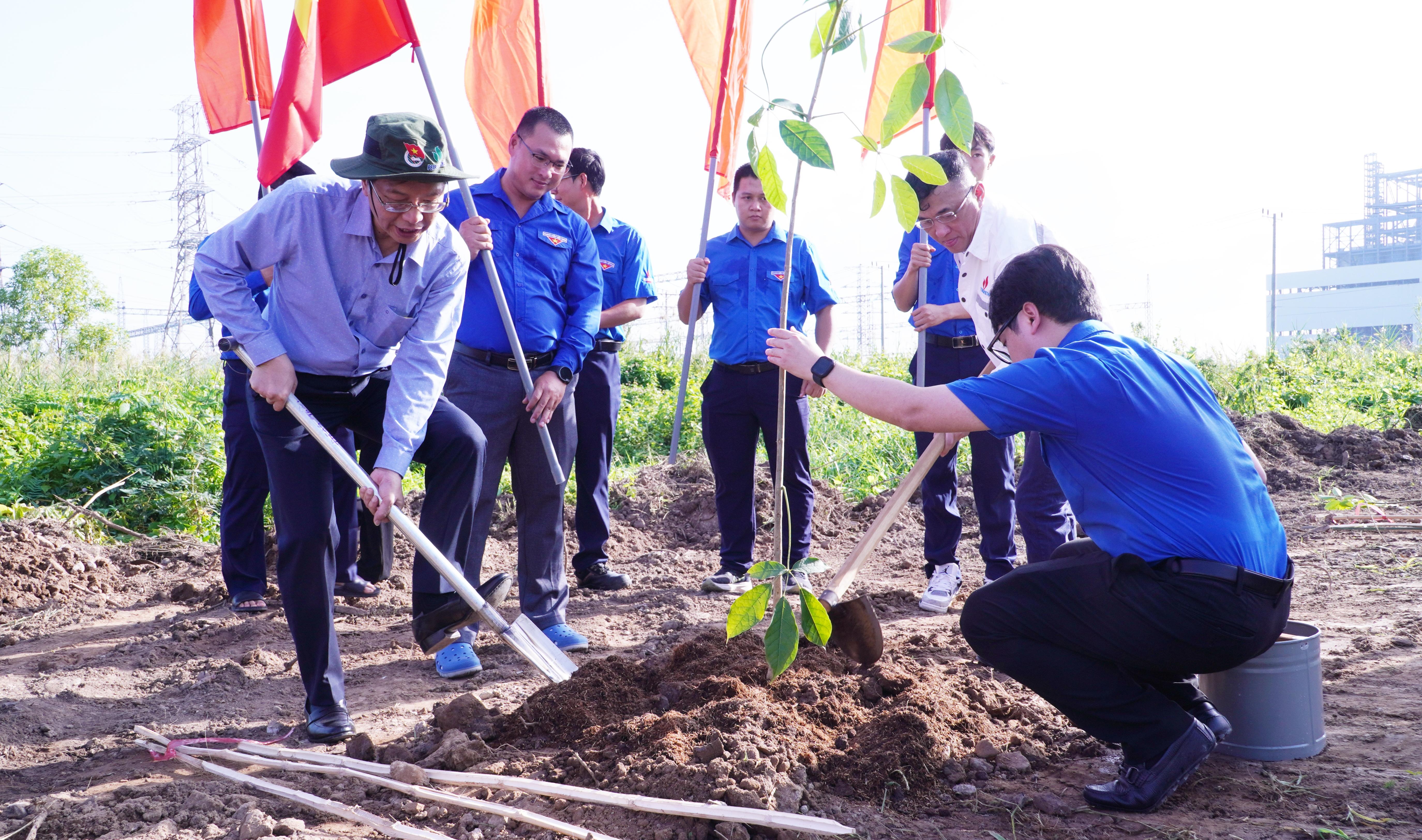 Đoàn Thanh niên Petrovietnam khởi động Chiến dịch Thanh niên tình nguyện hè 2025 Đoàn Thanh niên Petrovietnam khởi động Chiến dịch Thanh niên tình nguyện hè 2025