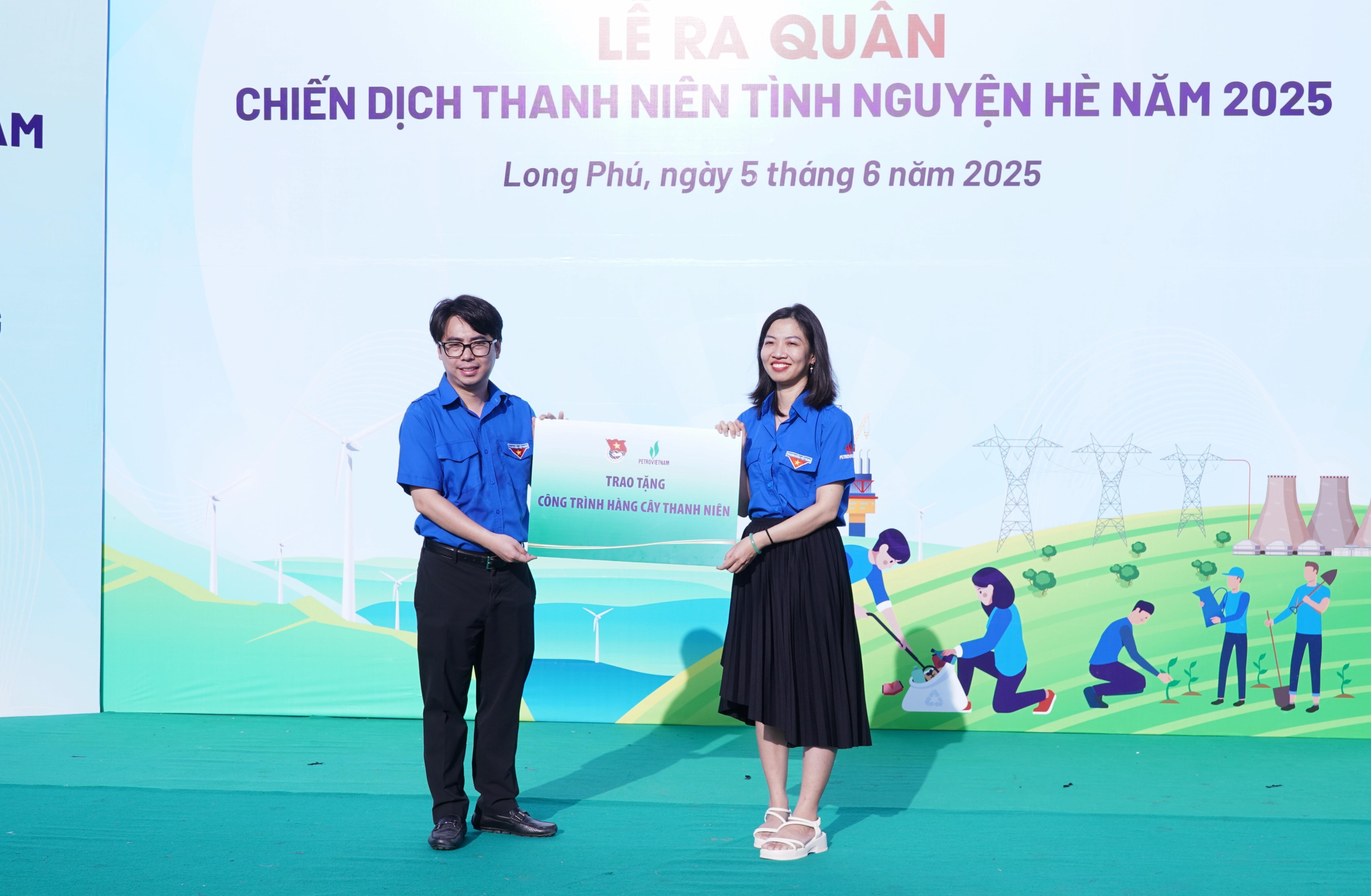 Đoàn Thanh niên Petrovietnam khởi động Chiến dịch Thanh niên tình nguyện hè 2025 Đoàn Thanh niên Petrovietnam khởi động Chiến dịch Thanh niên tình nguyện hè 2025