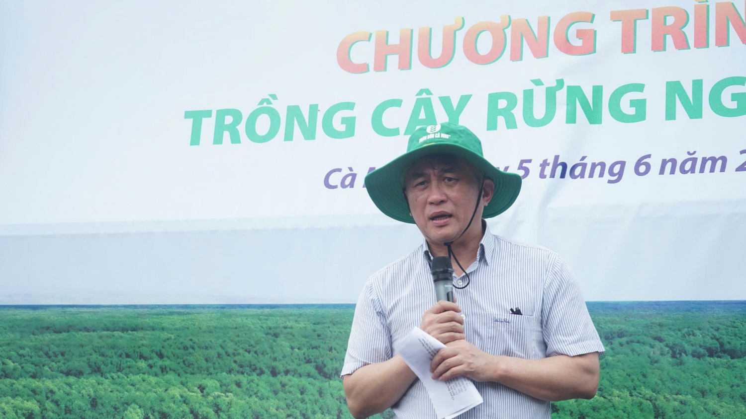 Petrovietnam phát động trồng cây rừng ngập mặn tại Cà Mau hưởng ứng Ngày Môi trường Thế giới Petrovietnam phát động trồng cây rừng ngập mặn tại Cà Mau hưởng ứng Ngày Môi trường Thế giới