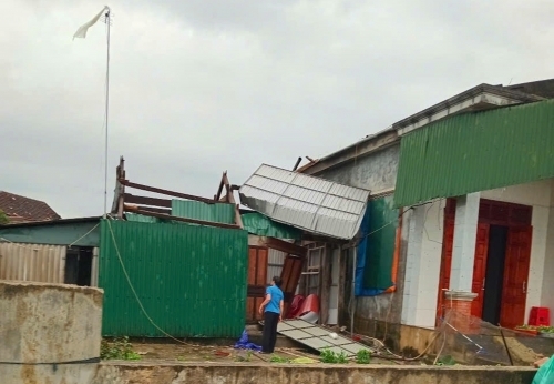 Nhiều tài sản bị thiệt hại. Ảnh: Trọng Tùng