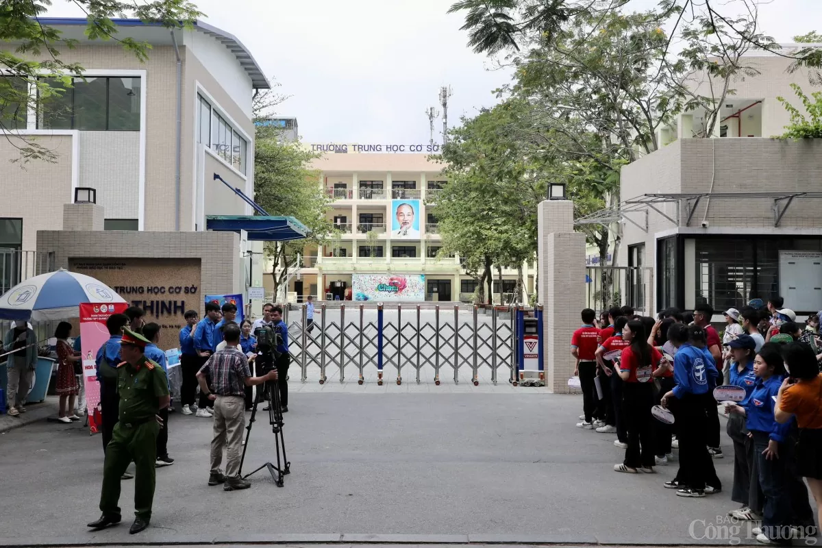 Hà Nội: Thí sinh phấn khởi vì đề thi Ngữ văn vừa sức Hà Nội: Thí sinh phấn khởi vì đề thi Ngữ văn vừa sức