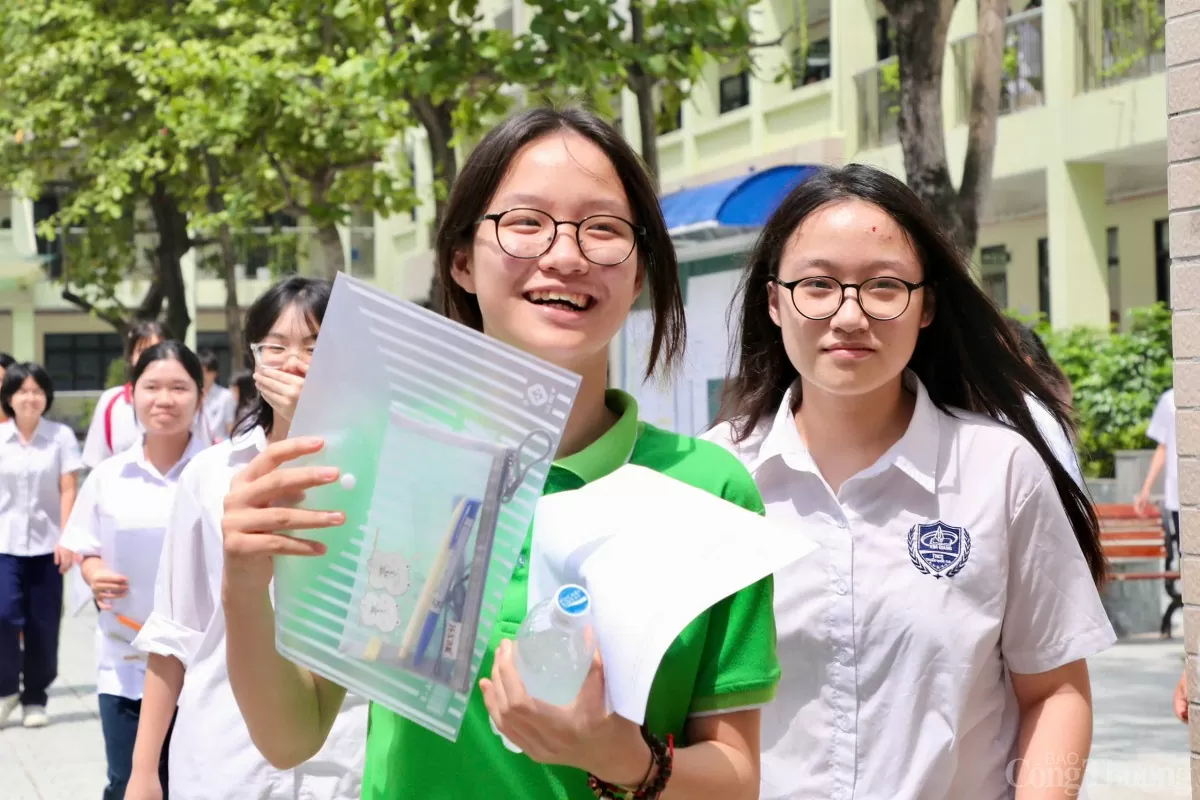 Hà Nội: Thí sinh phấn khởi vì đề thi Ngữ văn vừa sức Hà Nội: Thí sinh phấn khởi vì đề thi Ngữ văn vừa sức