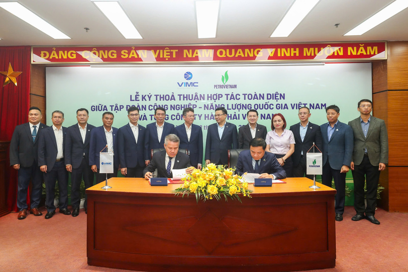 Petrovietnam ký kết hợp tác toàn diện với VIMC - 2