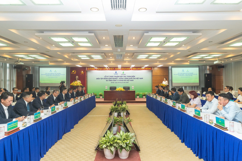Toàn cảnh lễ ký giữa Petrovietnam và VIMC