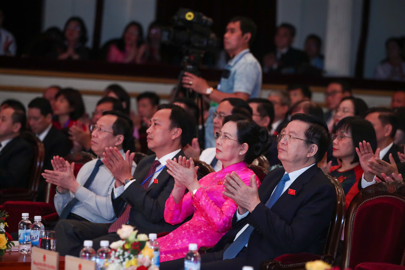 Đồng chí Mai Văn Chính - Ủy viên Ban Chấp hành Trung ương Đảng, Ban Thường vụ Đảng ủy Chính phủ, Phó Thủ tướng Chính phủ tham dự và chỉ đạo đại hội. Ảnh: Nam Nguyễn