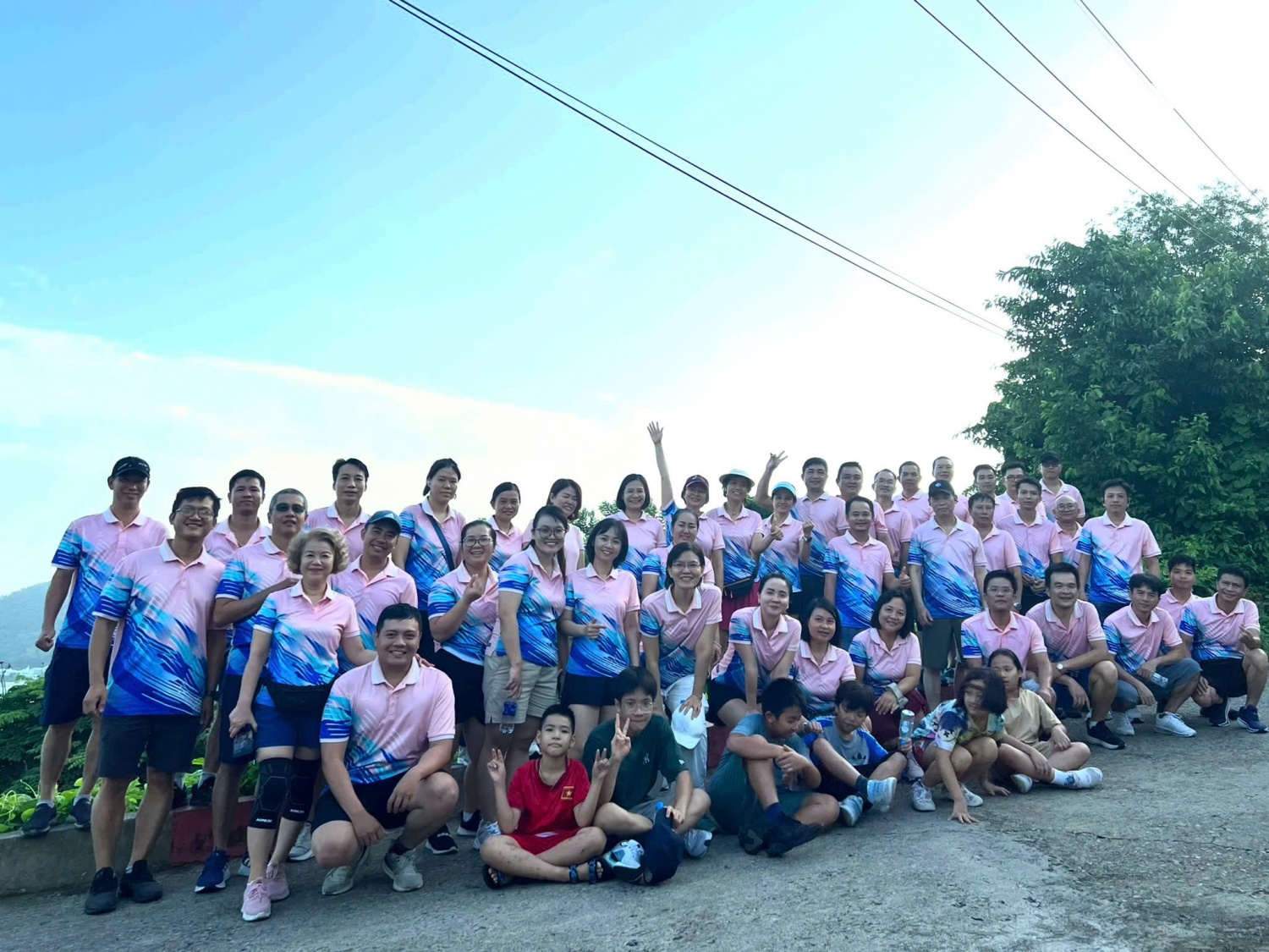 CBCNV PVGAS SERVICES trên đỉnh núi Viba CBCNV PVGAS SERVICES trên đỉnh núi Viba