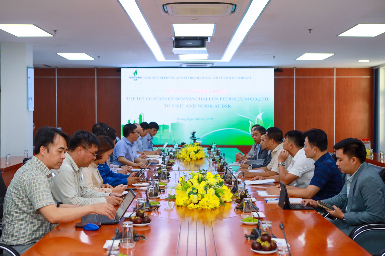 Toàn cảnh buổi làm việc giữa hai đơn vị Toàn cảnh buổi làm việc giữa hai đơn vị