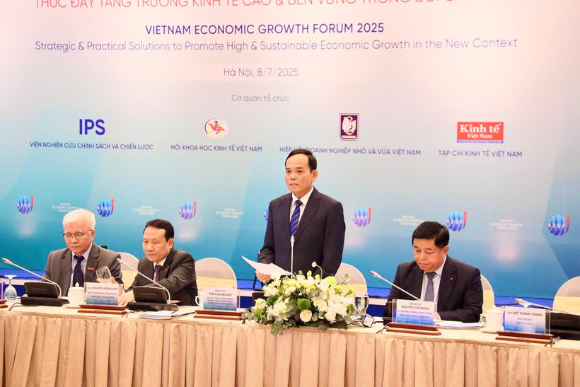 Đồng chí Trần Lưu Quang, Bí thư Trung ương Đảng, Trưởng Ban Chính sách, chiến lược Trung ương, Trưởng Ban Chỉ đạo Đề án phát biểu tại Diễn đàn. Ảnh: Thành Trung