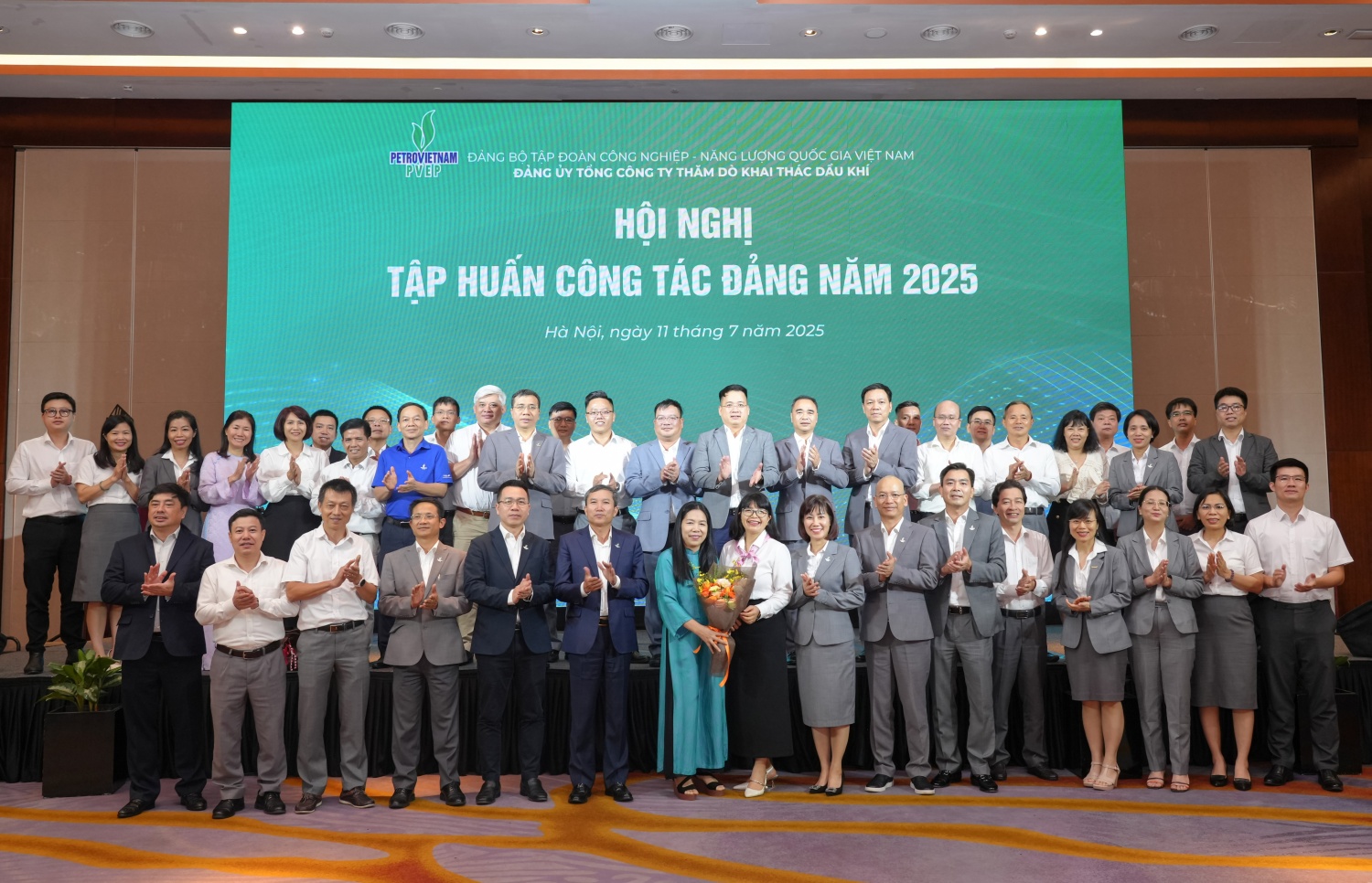 Nâng cao chất lượng đội ngũ cán bộ làm công tác xây dựng Đảng tại PVEP Nâng cao chất lượng đội ngũ cán bộ làm công tác xây dựng Đảng tại PVEP