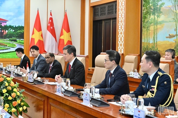 Ngài Chan Chun Sing khẳng định sẵn sàng tiếp tục đón tiếp sĩ quan Quân đội nhân dân Việt Namsang học tập tại Singapore. Ảnh: QĐND