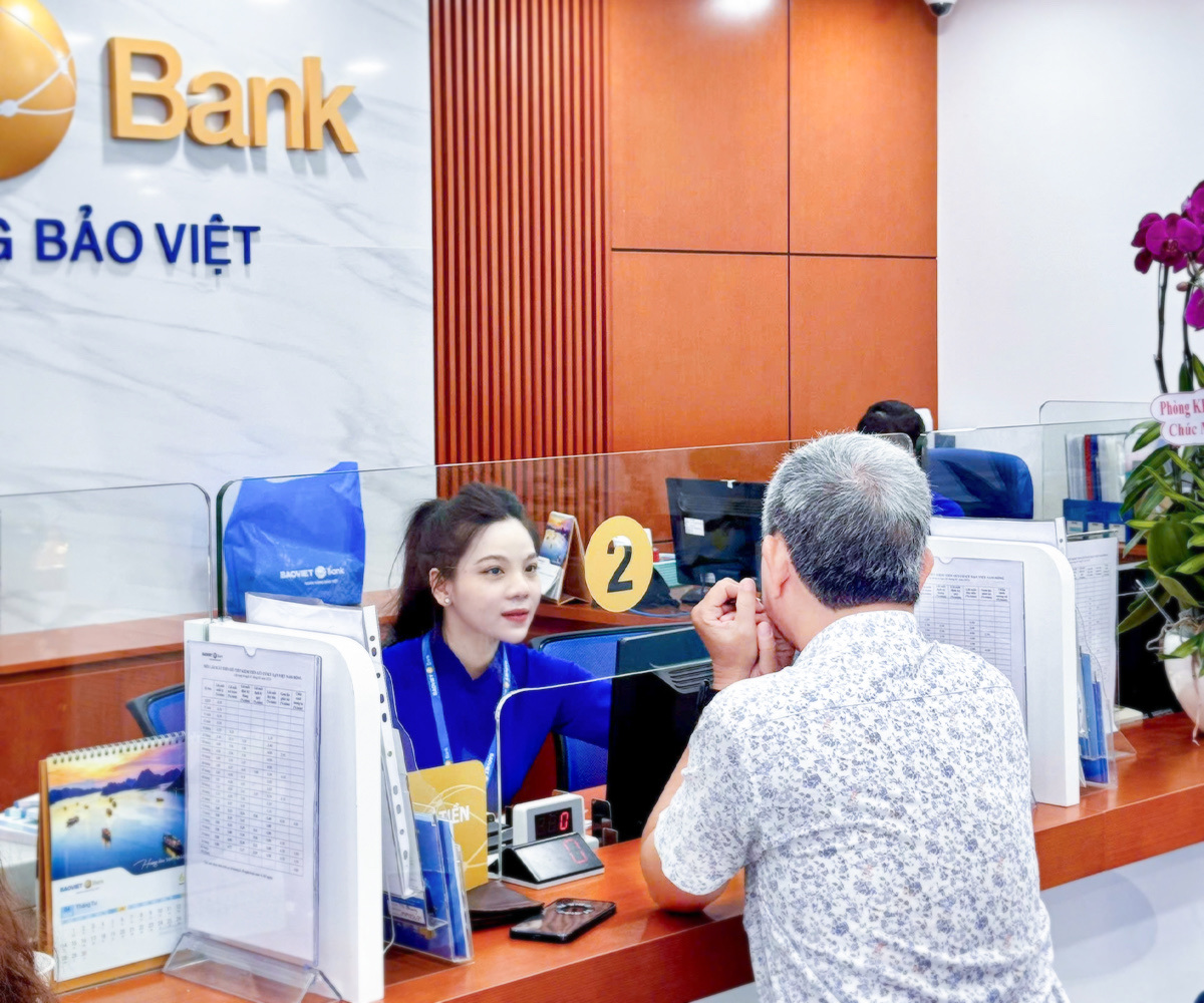 BAOVIET Bank đẩy nhanh tốc độ chuyển đổi số, cắt giảm chi phí để giảm lãi suất cho vay đồng hành cùng người dân và doanh nghiệp phục vụ sản xuất kinh doanh.