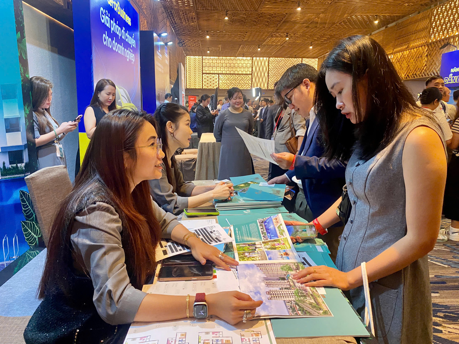 Thị trường bất động sản đang có nhiều tín hiệu tích cực. Ảnh: T.D