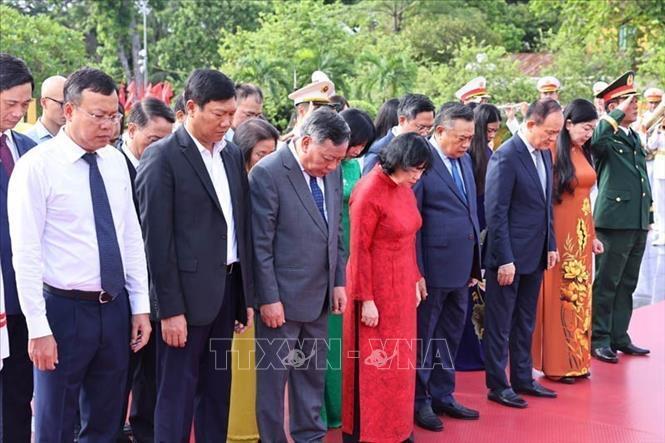 Lãnh đạo Đảng, Nhà nước dâng hương tưởng niệm Anh hùng liệt sĩ nhân dịp 27/7 - 2