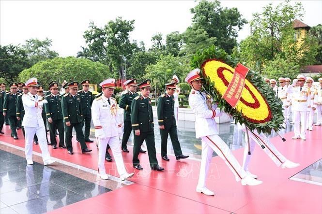 Lãnh đạo Đảng, Nhà nước dâng hương tưởng niệm Anh hùng liệt sĩ nhân dịp 27/7 - 6