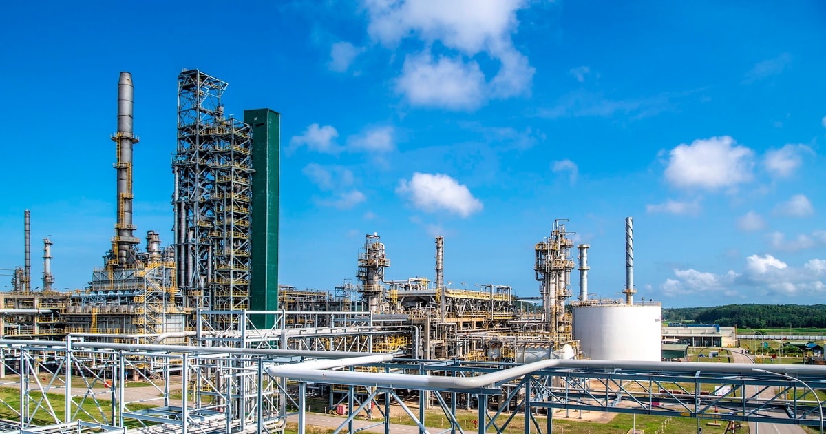 Petrovietnam tiên phong trong chuyển dịch năng lượng và tăng trưởng xanh bền vững Petrovietnam tiên phong trong chuyển dịch năng lượng và tăng trưởng xanh bền vững