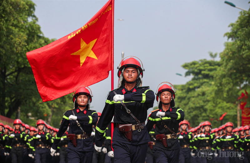 Khối trưởng có nhiệm vụ duy trì đội hình, cự ly, giãn cách thẳng hàng và giữ đúng hướng của khối
