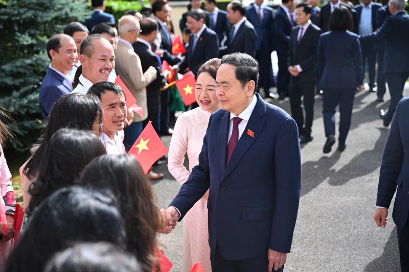 Chủ tịch Quốc hội Trần Thanh Mẫn và Phu nhân gặp mặt cộng đồng người Việt Nam tại Thụy Sĩ