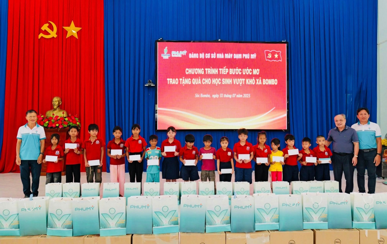 Đảng bộ Đạm Phú Mỹ tổ chức hành trình về nguồn tại Bom Bo (Đồng Nai)