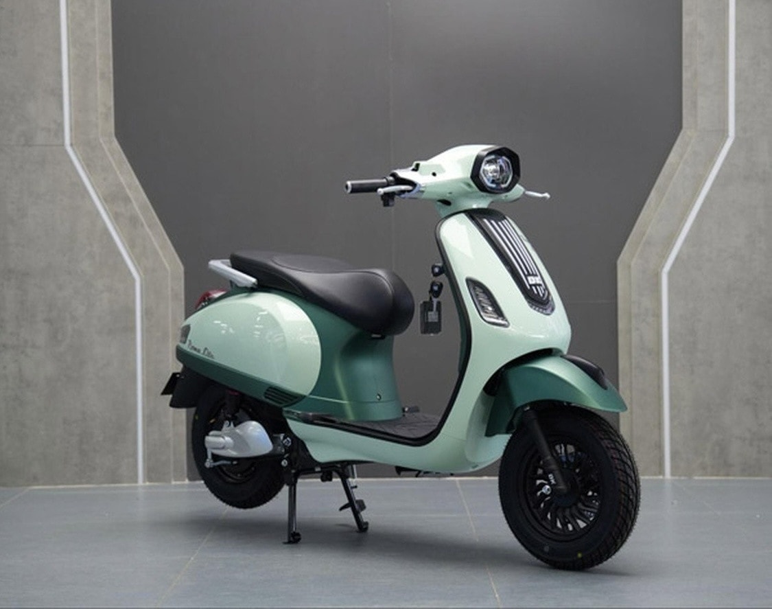 4 mẫu xe máy điện giá chỉ ngang Honda Wave, thích hợp cho khách hàng phổ thông: Đi chất, có mẫu đi được 262km, chi phí sạc rất rẻ