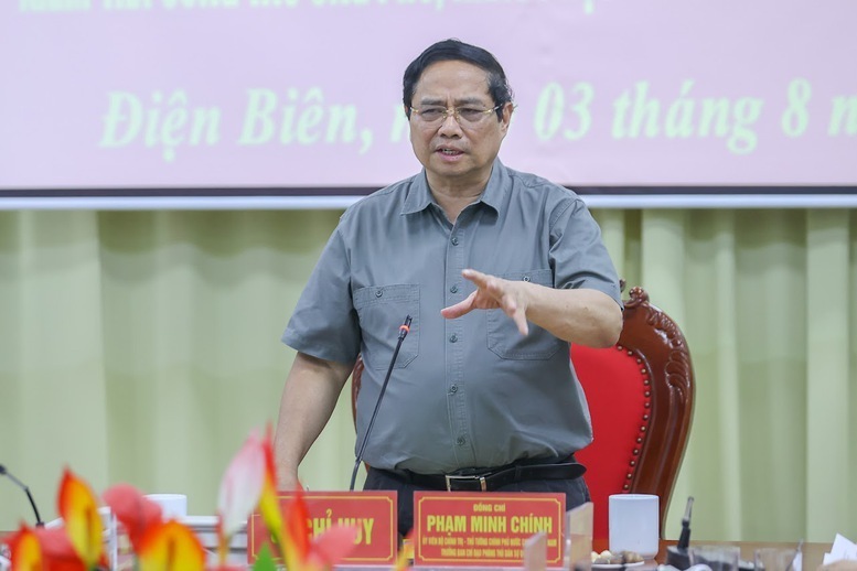 Thủ tướng yêu cầu các địa phương, các bộ, ngành liên quan tập trung khắc phục nhanh nhất hậu quả do lũ ống, lũ quét, sạt lở đất gây ra với tinh thần khẩn trương nhất, quyết liệt nhất - Ảnh: VGP/Nhật Bắc