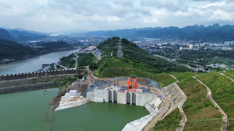 Dự án Nhà máy Thủy điện Hòa Bình mở rộng đang gấp rút về đích. Ảnh: EVN