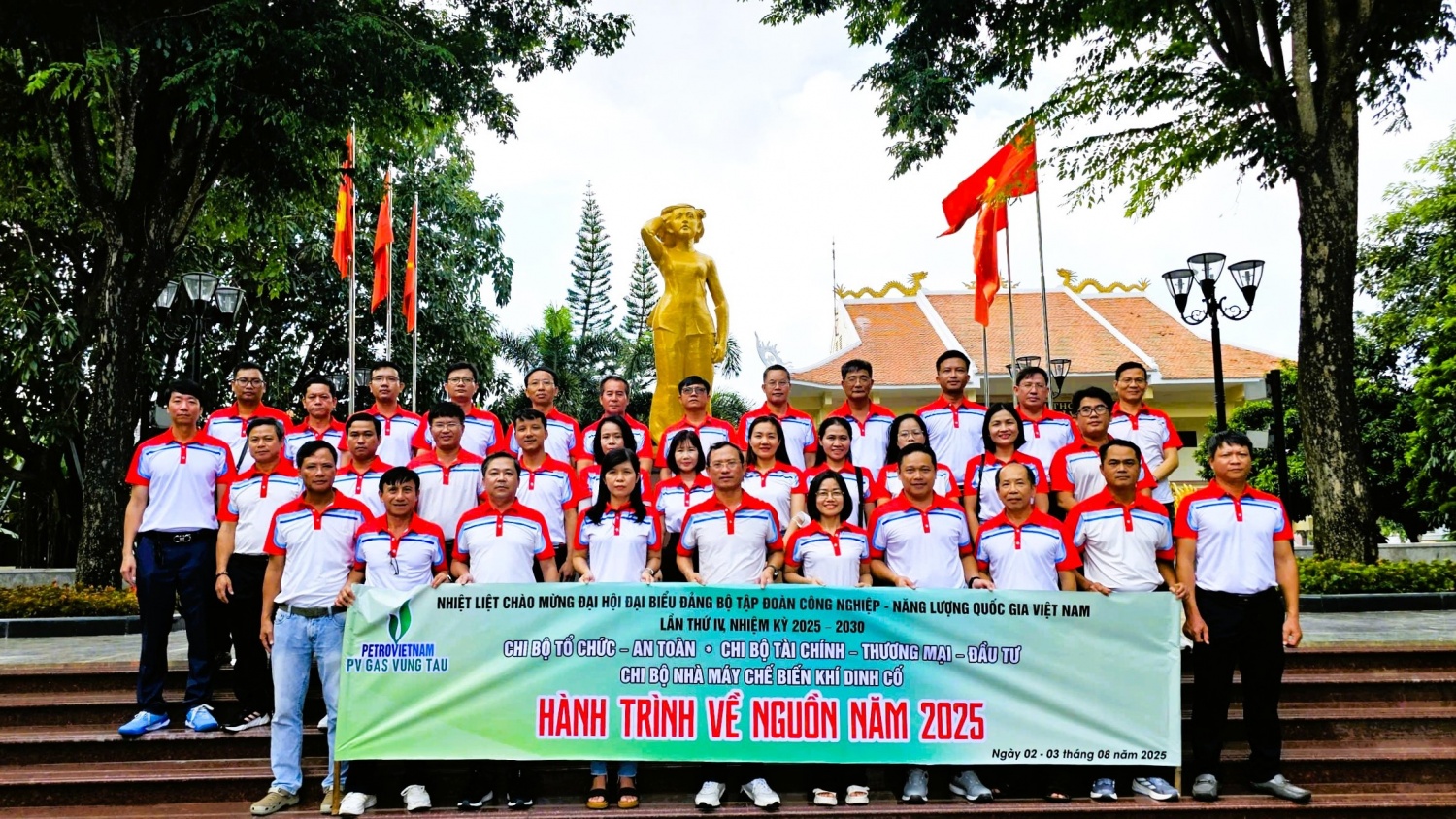 Tập thể PV GAS VUNG TAU trong hành trình về nguồn năm 2025 Tập thể PV GAS VUNG TAU trong hành trình về nguồn năm 2025