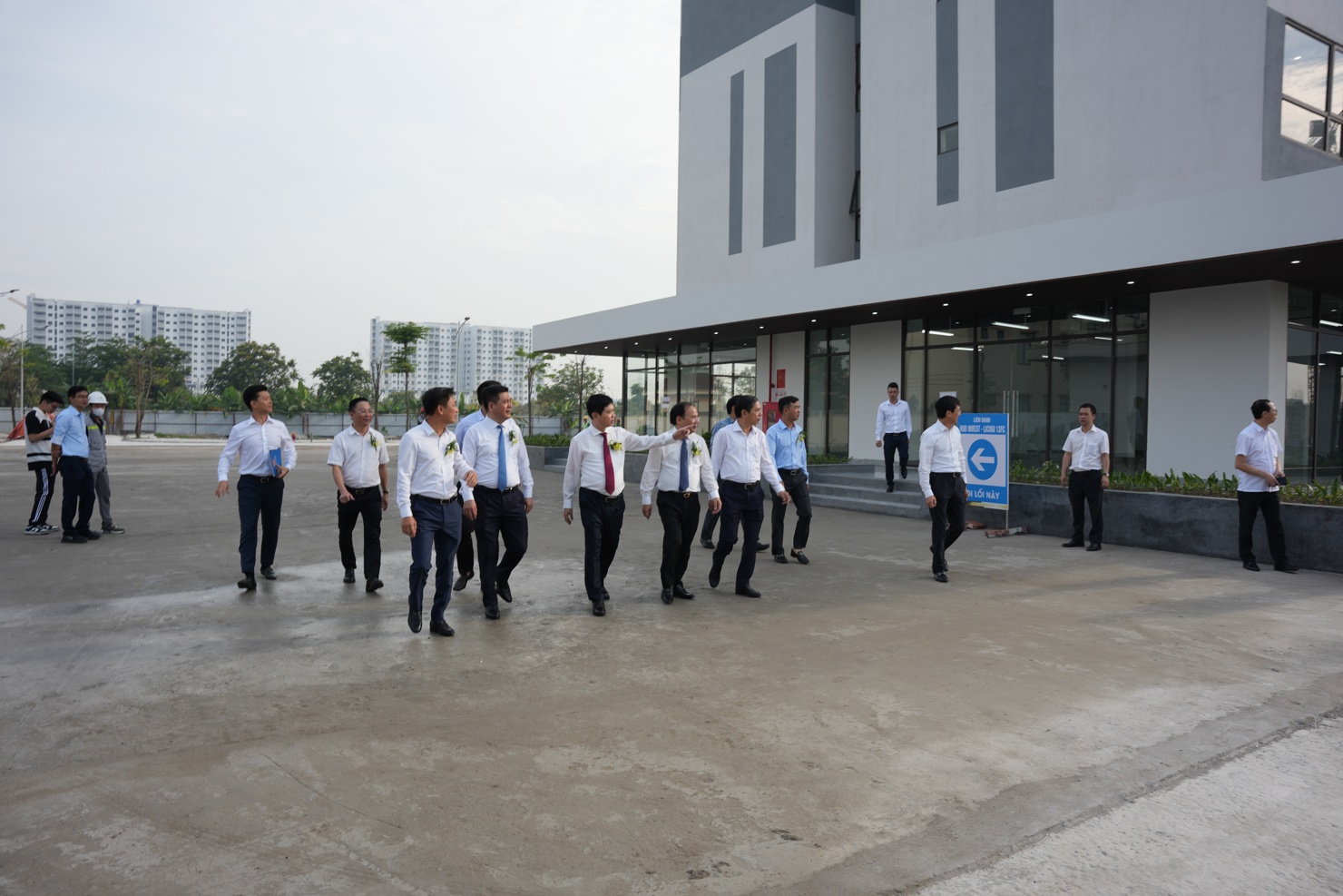 Lãnh đạo Bộ Xây dựng kiểm tra, đôn đốc tình hình triển khai dự án nhà ở xã hội tại một số địa phương trong thời gian qua.