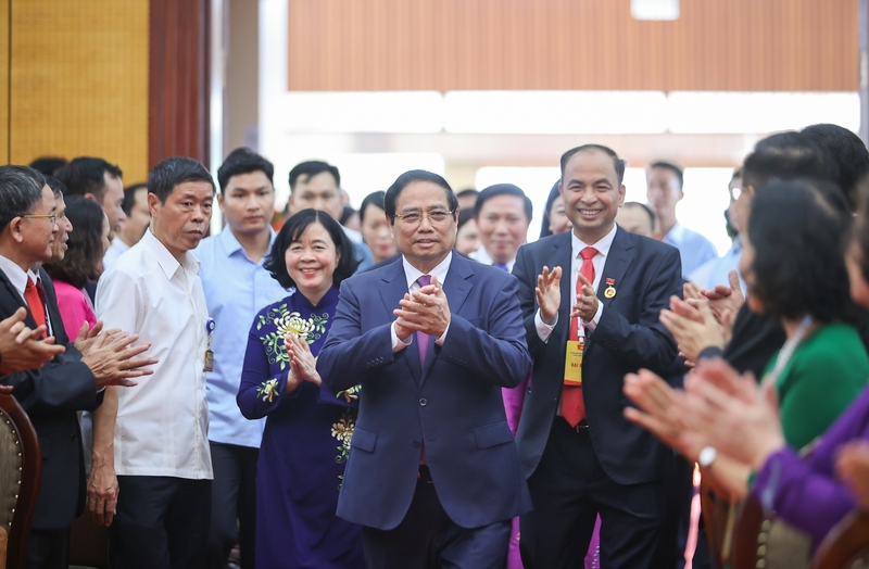 Đồng chí Phạm Minh Chính, Ủy viên Bộ Chính trị, Thủ tướng Chính phủ đến dự Đại hội đại biểu Đảng bộ phường Tây Hồ lần thứ I, nhiệm kỳ 2025 - 2030. Ảnh: VGP/Nhật Bắc