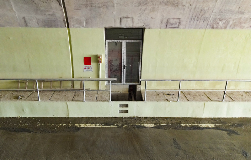 Mỗi hầm cao 8m, rộng 15m, có 3 làn xe cùng các điểm mở rộng đề phòng sự cố trong quá trình sử dụng và hệ thống chiếu sáng bên trong.