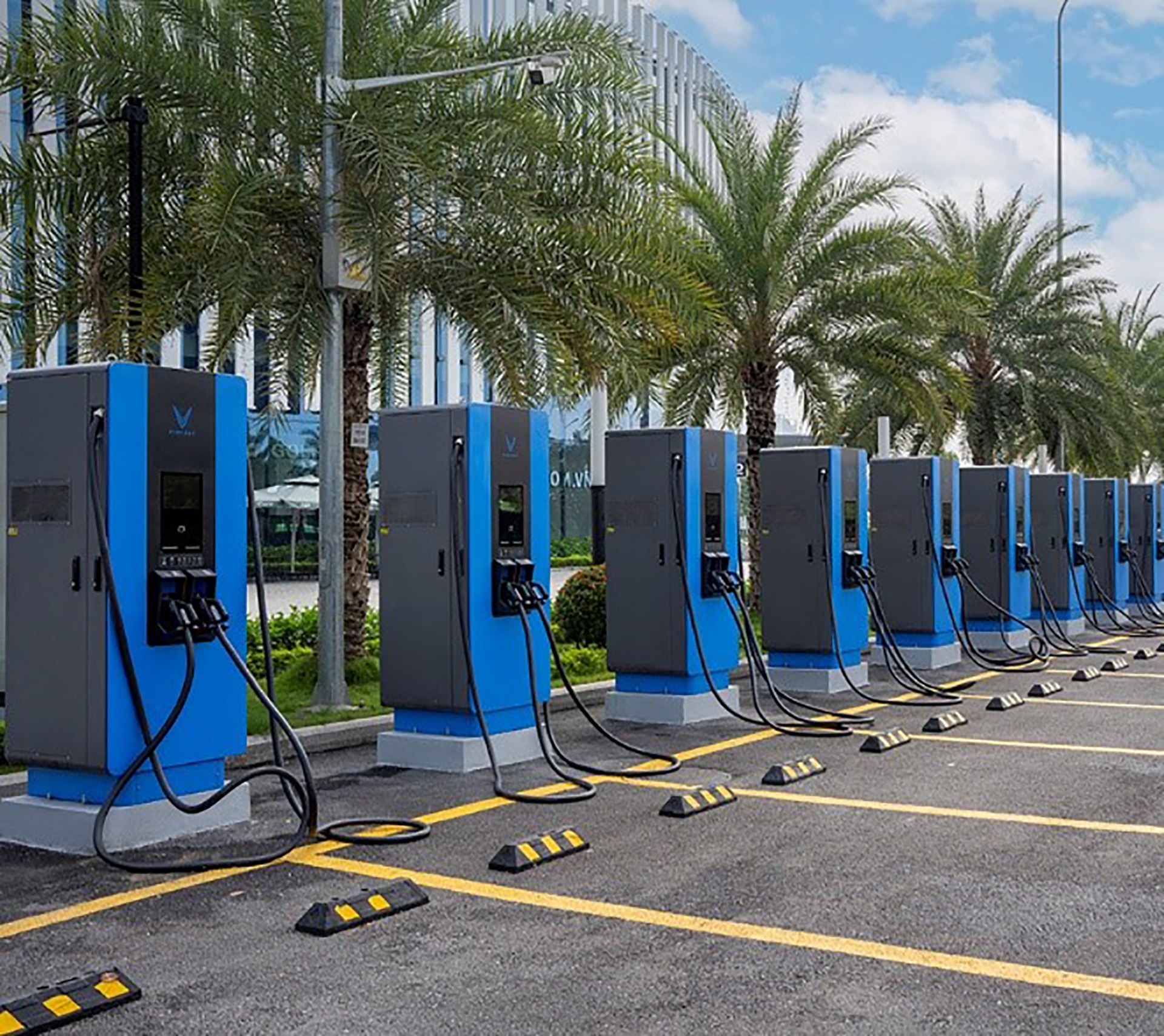 Việt Nam đang đứng Top đầu khu vực về phủ hạ tầng trạm sạc cho xe điện