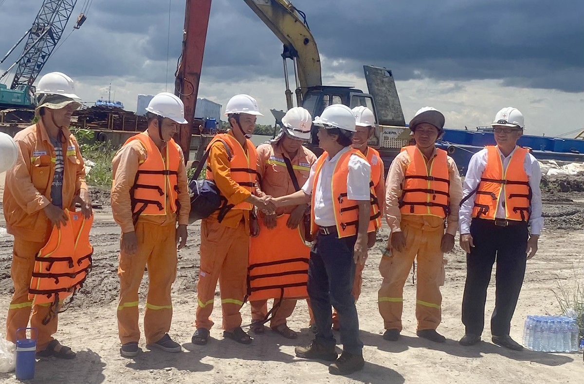 EVNNPT tăng cường lực lượng, tiếp sức dự án cấp điện lưới quốc gia cho Côn Đảo EVNNPT tăng cường lực lượng, tiếp sức dự án cấp điện lưới quốc gia cho Côn Đảo