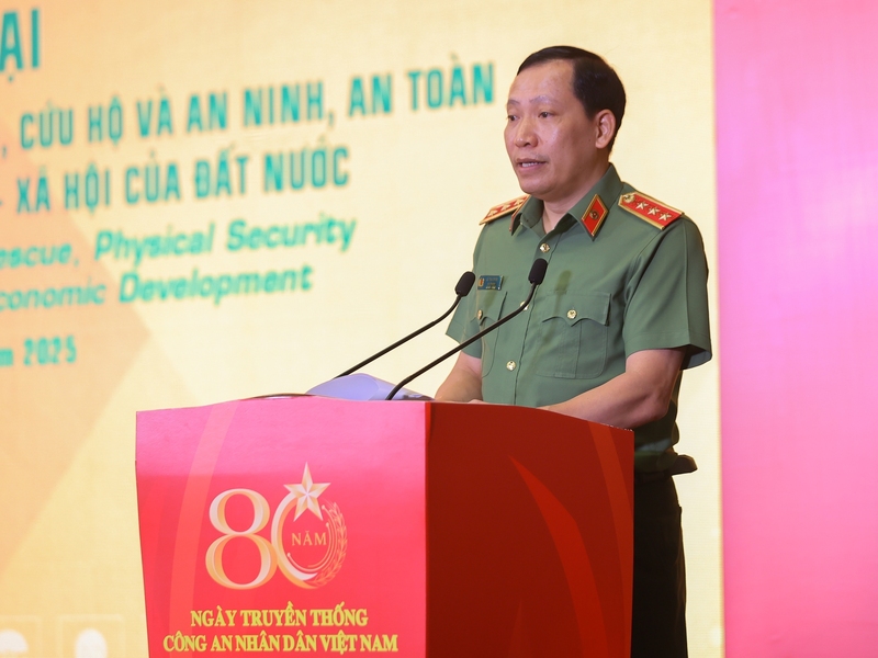 Thứ trưởng Bộ Công an, Thượng tướng Lê Văn Tuyến phát biểu tại Diễn đàn. Ảnh: VGP/Nhật Bắc