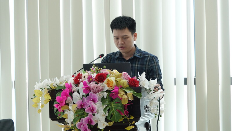 Ông Lê Minh Tân, Phó Trưởng phòng Quản lý năng lượng giải đáp thắc mắc về lĩnh vực cấp điện, bàn giao công trình điện, bảo vệ hành lang an toàn điện trên địa bàn