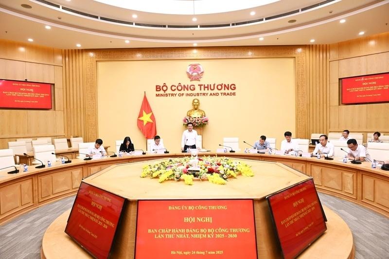 Đảng ủy Bộ Công Thương ban hành Công văn 52-CV/ĐUB triển khai Nghị quyết của Chính phủ về mục tiêu tăng trưởng 8,3 - 8,5% năm 2025. Ảnh minh họa