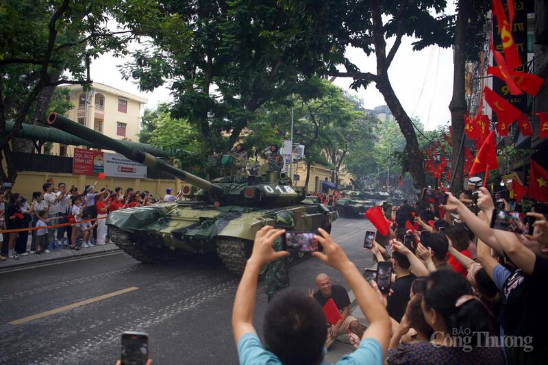 Sẵn sàng cho tổng hợp luyện diễu binh, diễu hành kỷ niệm Quốc khánh 2/9 - 14