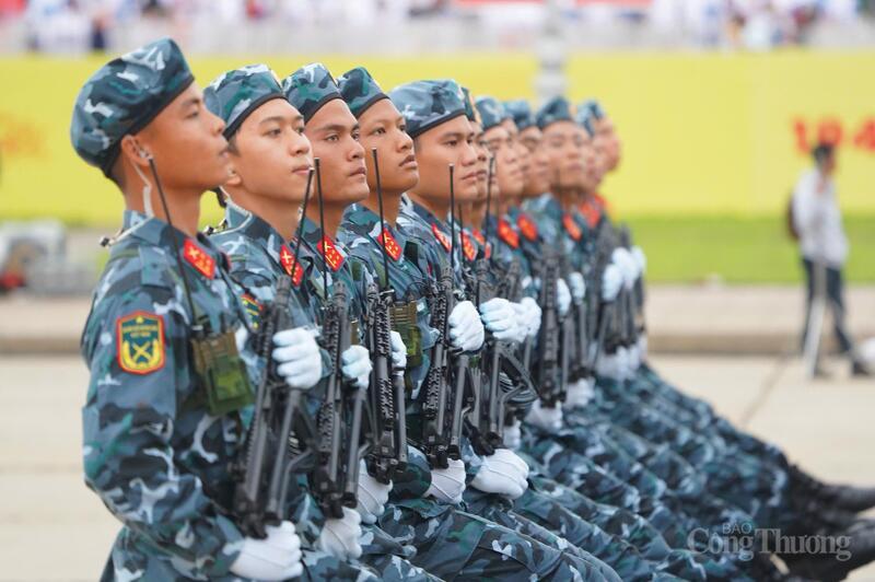 Sẵn sàng cho tổng hợp luyện diễu binh, diễu hành kỷ niệm Quốc khánh 2/9 - 7