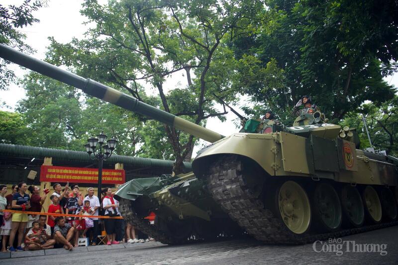 Sẵn sàng cho tổng hợp luyện diễu binh, diễu hành kỷ niệm Quốc khánh 2/9 - 15