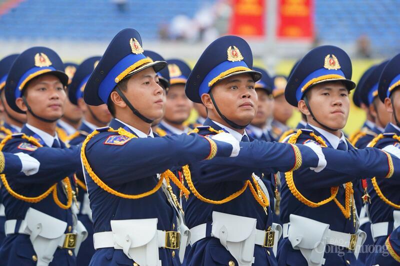 Sẵn sàng cho tổng hợp luyện diễu binh, diễu hành kỷ niệm Quốc khánh 2/9 - 9