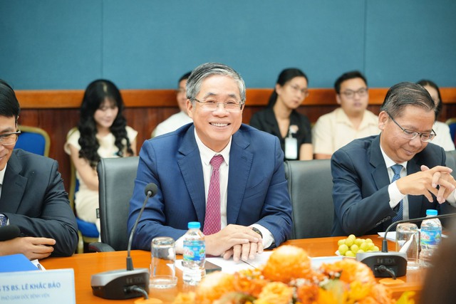 Long Châu hợp tác chiến lược toàn diện cùng Bệnh viện Đại học Y Dược Thành phố Hồ Chí Minh- Ảnh 3.