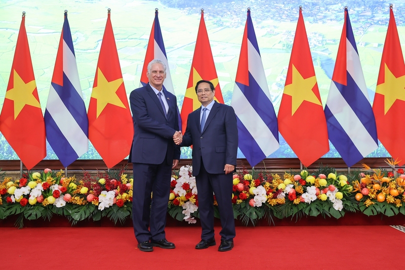 Bí thư Thứ nhất Trung ương Đảng Cộng sản, Chủ tịch nước Cuba Miguel Diaz Canel hội kiến với Thủ tướng Chính phủ Phạm Minh Chính. Ảnh: VGP/Nhật Bắc