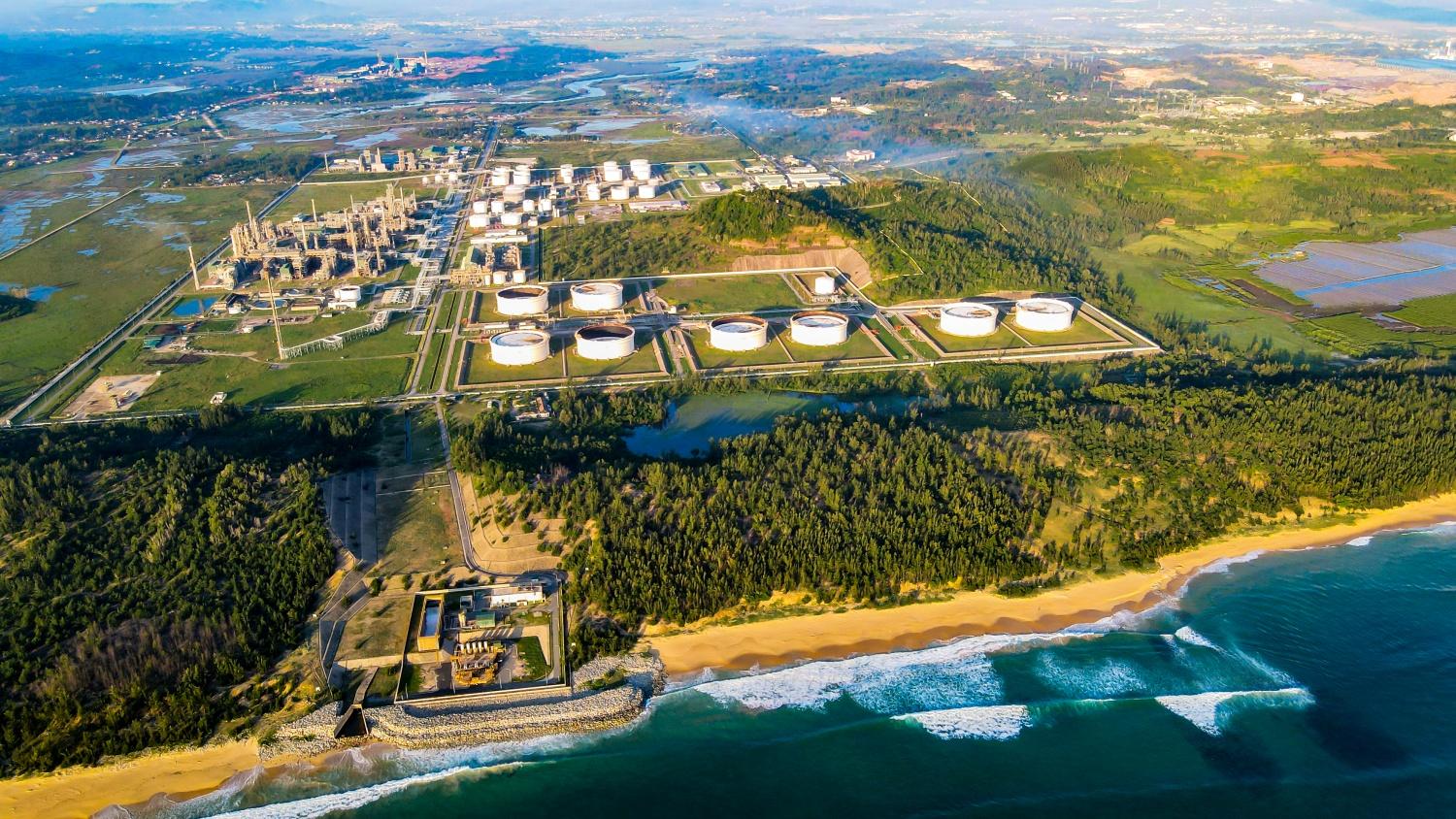 Chinh nam mở cõi, nhà máy lọc dầu đầu tiên và sự kỳ ngộ của lịch sử Nhà máy Lọc dầu Dung Quất trong hành trình tự chủ năng lượng của đất nước