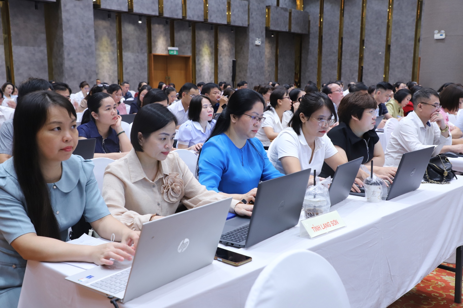 Hơn 200 đại biểu từ Thống kê 34 tỉnh, thành phố dự tập huấn chuẩn bị cho Tổng điều tra kinh tế năm 2026 và Điều tra giá tiêu dùng thời kỳ 2025 - 2030. 