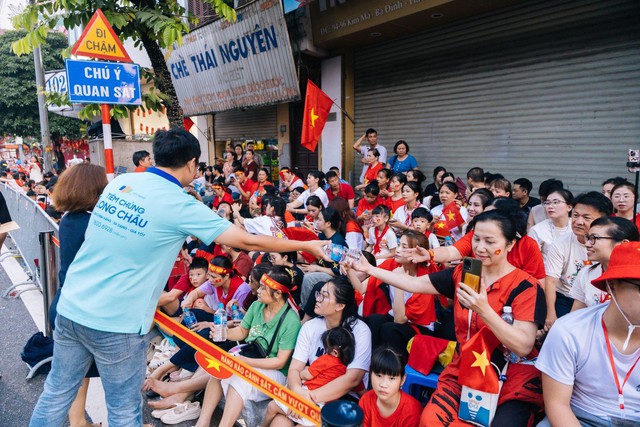 Dấu ấn Long Châu tại A80: Lan tỏa yêu thương, sẻ chia, gắn kết dân tộc- Ảnh 2. Dấu ấn Long Châu tại A80: Lan tỏa yêu thương, sẻ chia, gắn kết dân tộc- Ảnh 2.