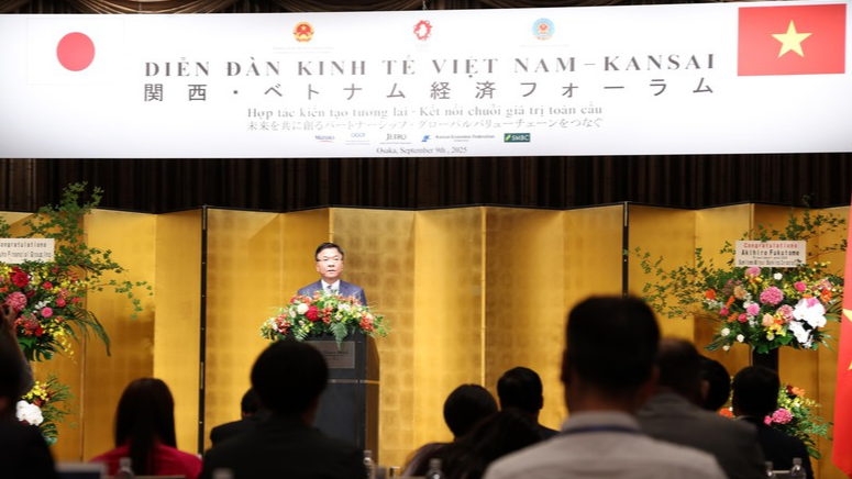 Phó Thủ tướng Chính phủ Lê Thành Long phát biểu tại Diễn đàn. Ảnh: VGP