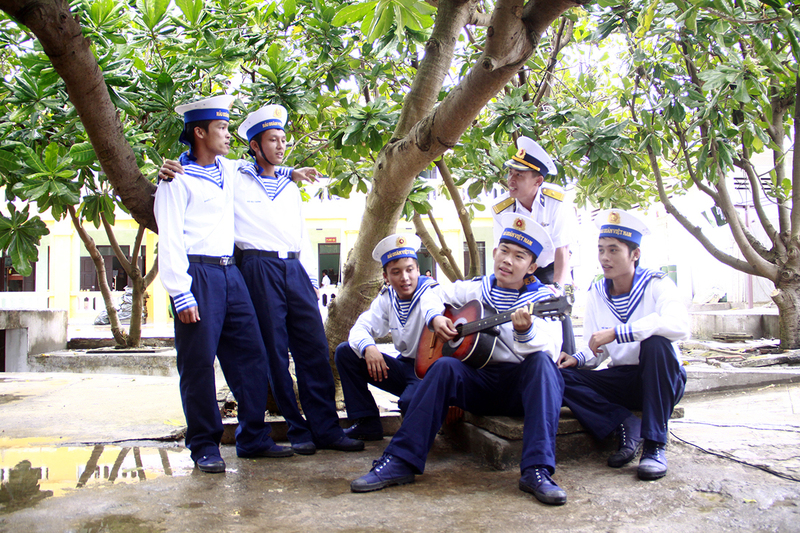 Tinh thần lạc quan yêu đời của cán bộ, chiến sĩ nơi đảo xa