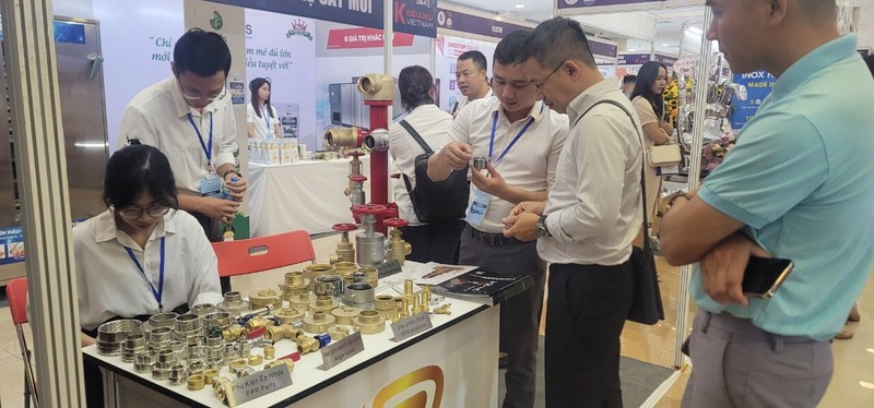 Hội chợ triển lãm sản phẩm công nghiệp chủ lực Hà Nội năm 2023. Ảnh: N.H