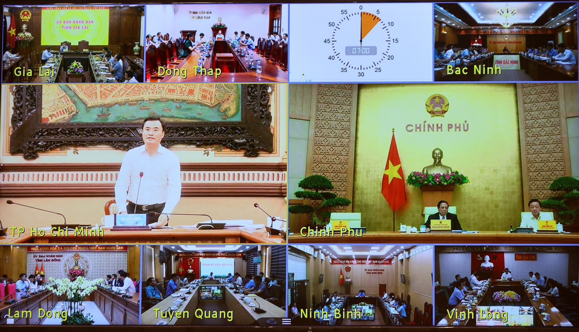 Thủ tướng: Cả nước đã có gần 2.500km đường cao tốc, phải vượt mục tiêu 3.000km trong năm nay- Ảnh 6. Thủ tướng: Cả nước đã có gần 2.500km đường cao tốc, phải vượt mục tiêu 3.000km trong năm nay- Ảnh 6.